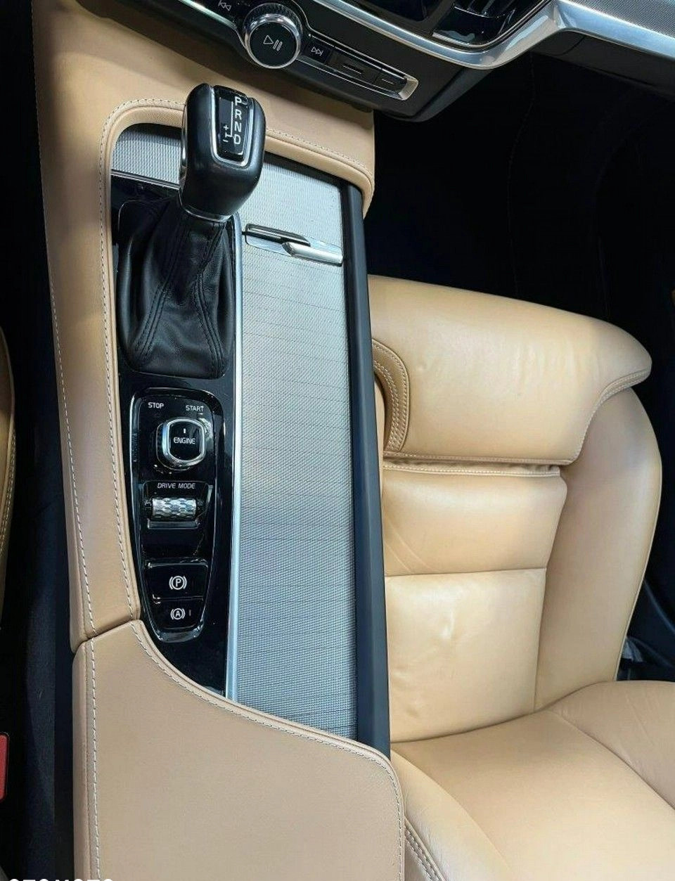 Volvo V90 cena 116900 przebieg: 106000, rok produkcji 2016 z Stronie Śląskie małe 466